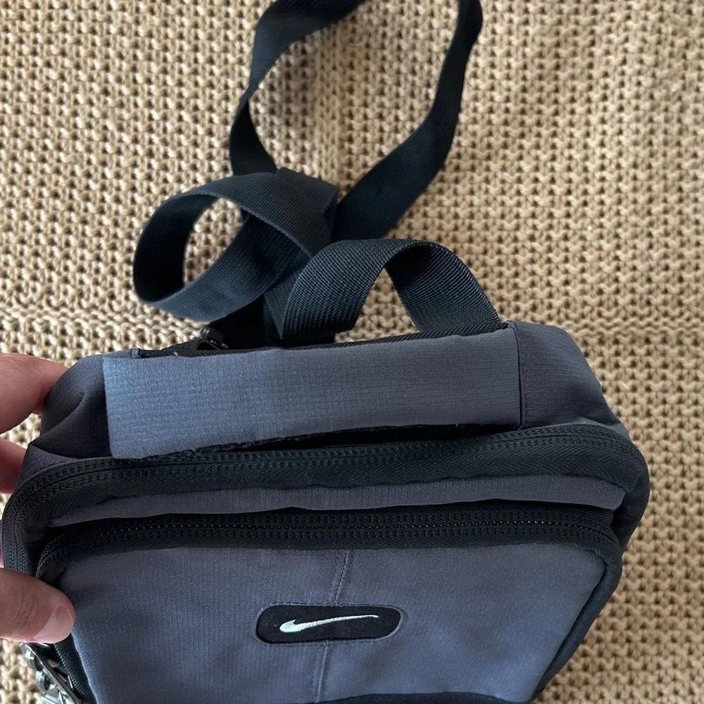 Nike Black and Gray Men's Messenger Bag